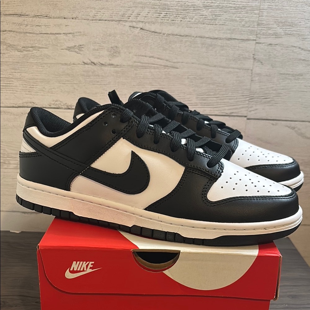 NWT Nike Panda Dunk!